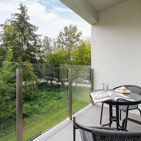 W Parku Lotnikow Apartments Tauron Arena By Noclegi Renters Cracovia Esterno foto