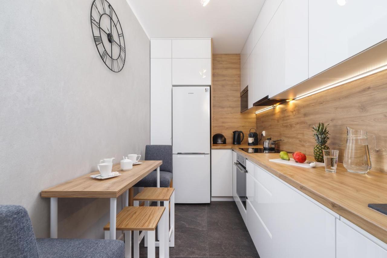 W Parku Lotnikow Apartments Tauron Arena By Noclegi Renters Cracovia Esterno foto