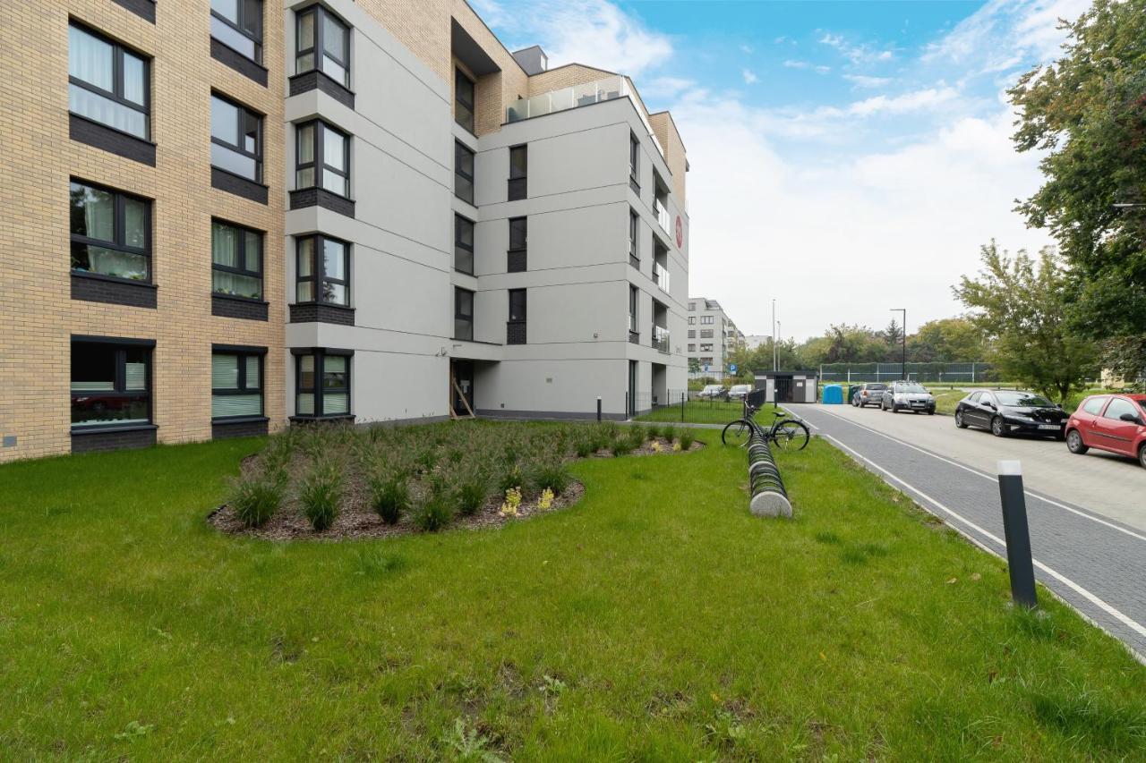 W Parku Lotnikow Apartments Tauron Arena By Noclegi Renters Cracovia Esterno foto