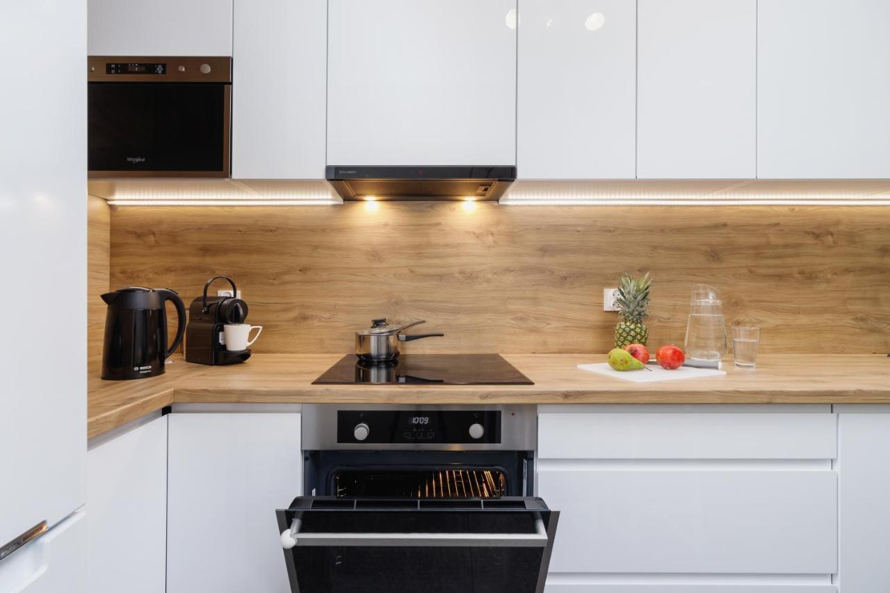 W Parku Lotnikow Apartments Tauron Arena By Noclegi Renters Cracovia Esterno foto