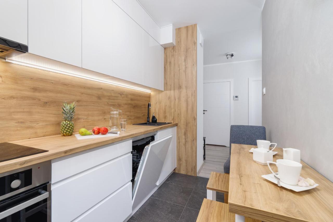 W Parku Lotnikow Apartments Tauron Arena By Noclegi Renters Cracovia Esterno foto