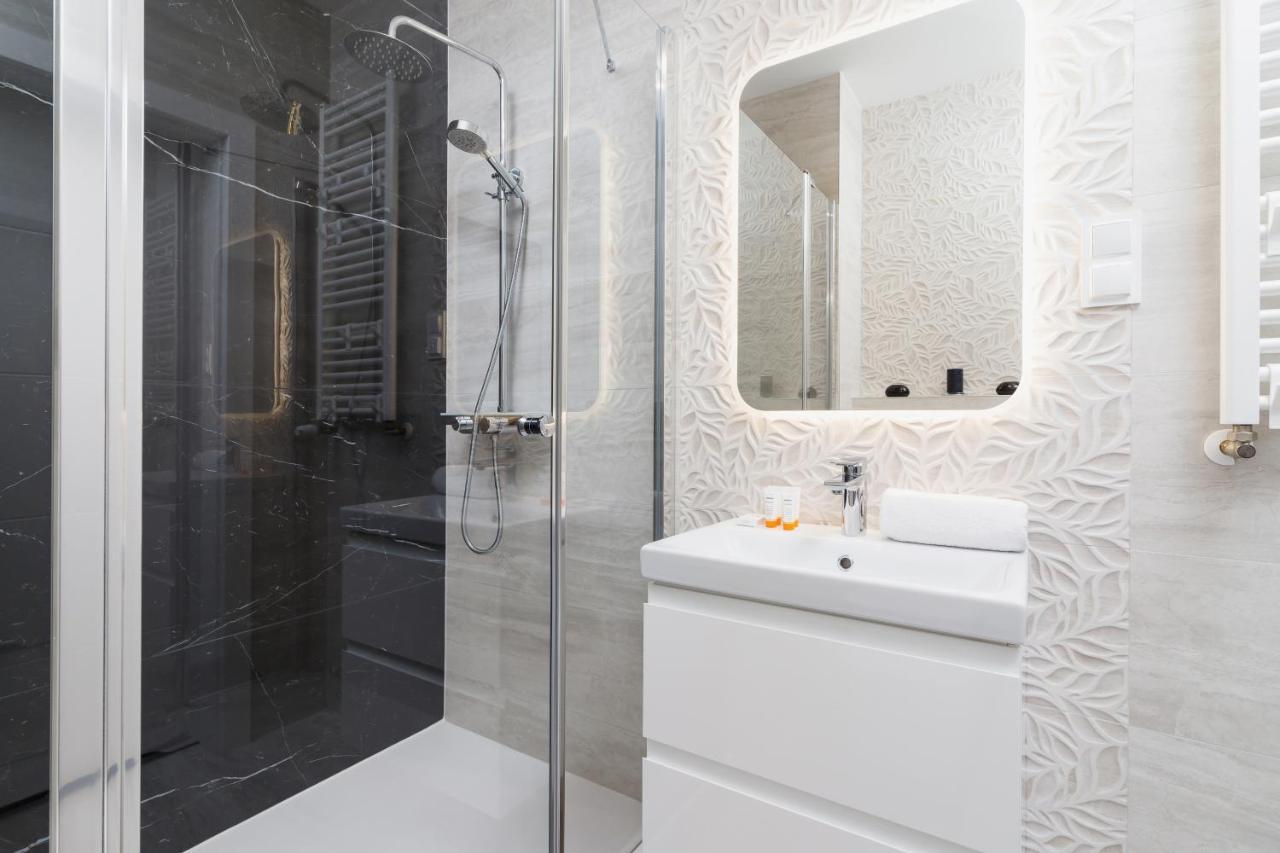 W Parku Lotnikow Apartments Tauron Arena By Noclegi Renters Cracovia Esterno foto